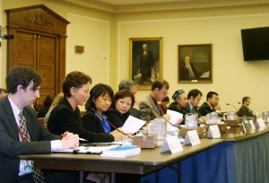 2009年 張菁在國會作證congressional testimony pic 1